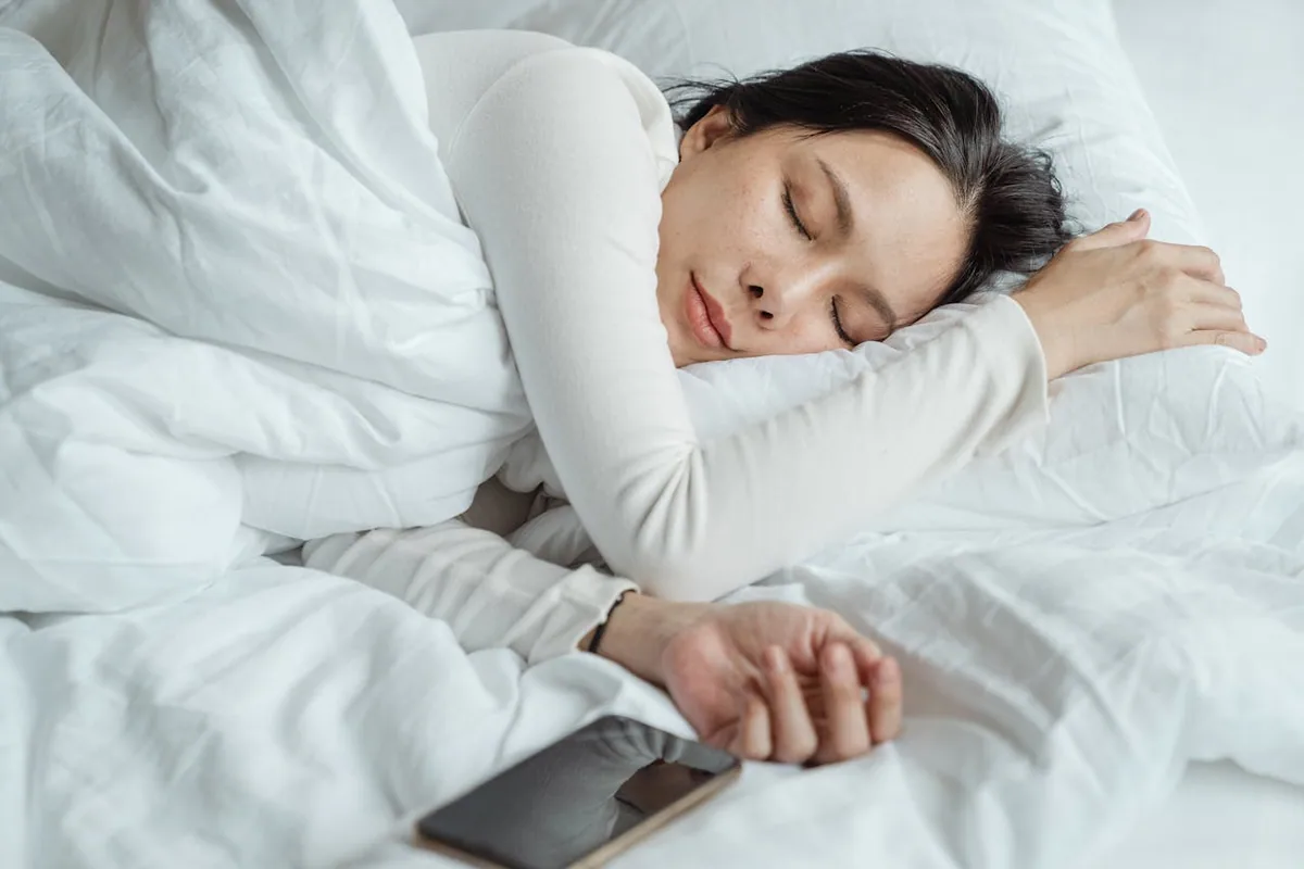 Can You Sleep in Contact Lenses? Brooklyn Optometrists Weigh In